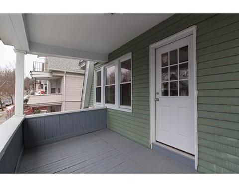 17 Leete St, Springfield, MA 01108 photo 2