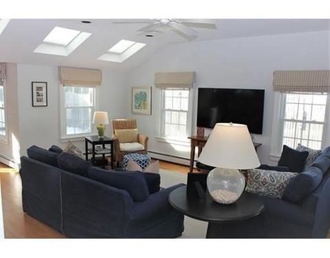 2 Sycamore Ln, Hingham, MA 02043 photo 3