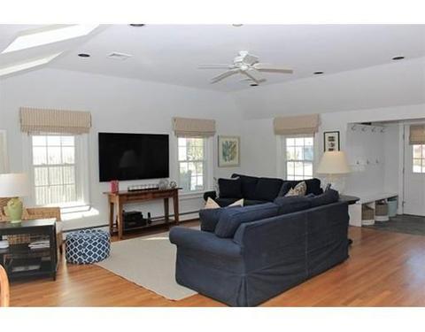 2 Sycamore Ln, Hingham, MA 02043 photo 2