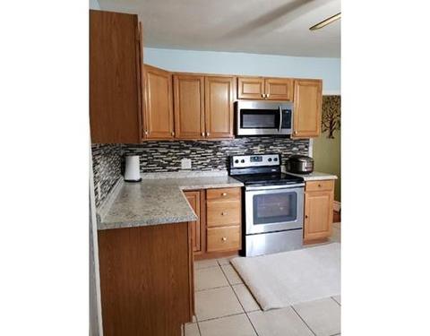 49 Norman St, Springfield, MA 01104 photo 2