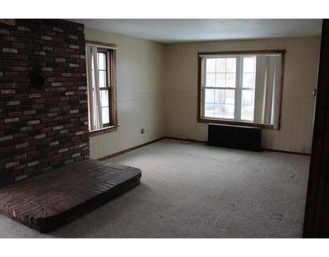 24 Crompton St, Acushnet, MA 02743 photo 5