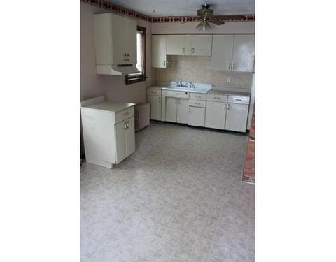 24 Crompton St, Acushnet, MA 02743 photo 14