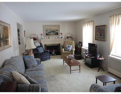 262 Hillcrest Rd, Needham, MA 02492 photo 3