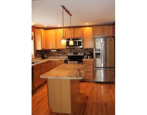 731 Burncoat St, Worcester, MA 01606 photo 3