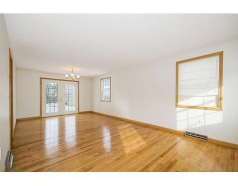 90 Pheasant Dr, Springfield, MA 01119 photo 4
