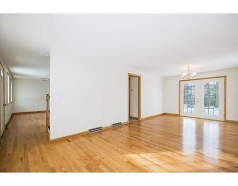 90 Pheasant Dr, Springfield, MA 01119 photo 3