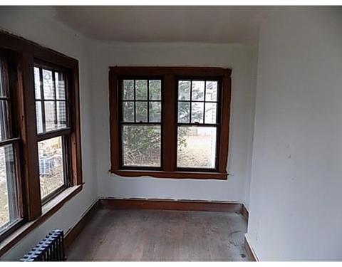 60 Palmyra St, Springfield, MA 01118 photo 9