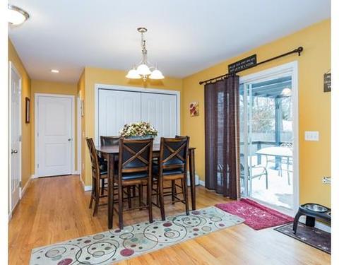 56 Bruce St, Springfield, MA 01119 photo 9
