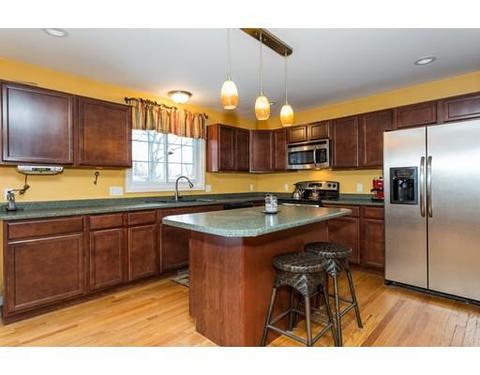 56 Bruce St, Springfield, MA 01119 photo 5
