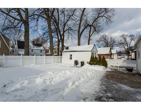90 Perkins St, Springfield, MA 01118 photo 4