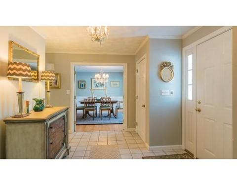 4 Jefferson Cir, Reading, MA 01867 photo 4