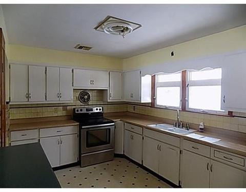 229 Bemis Ave, Chicopee, MA 01020 photo 10