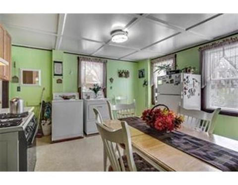 11 Spring St, Gloucester, MA 01930 photo 5