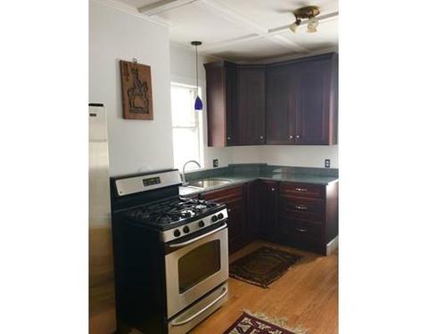 7 Taylor St #1, Gloucester, MA 01930 photo 3