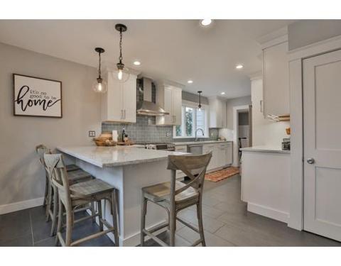 26 Oakledge Rd, Wakefield, MA 01880 photo 1