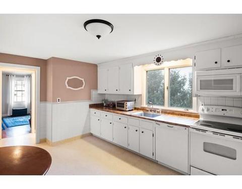 10 Maxwell Rd, Milton, MA 02186 photo 5