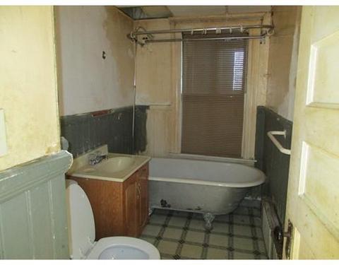 51 Windsor St, Worcester, MA 01605 photo 9
