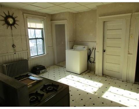 51 Windsor St, Worcester, MA 01605 photo 13