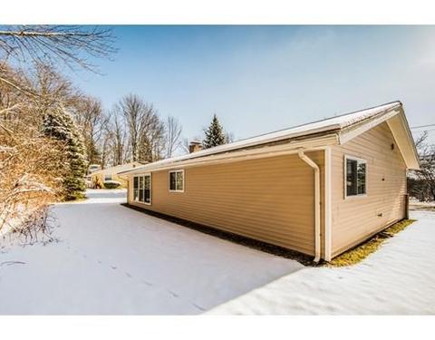 65 Barry Rd, Worcester, MA 01609 photo 2