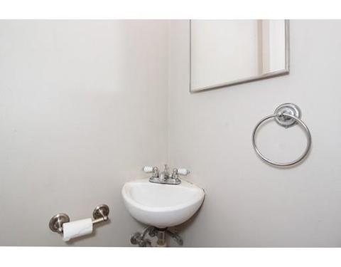 38 Virginia St, Springfield, MA 01108 photo 9