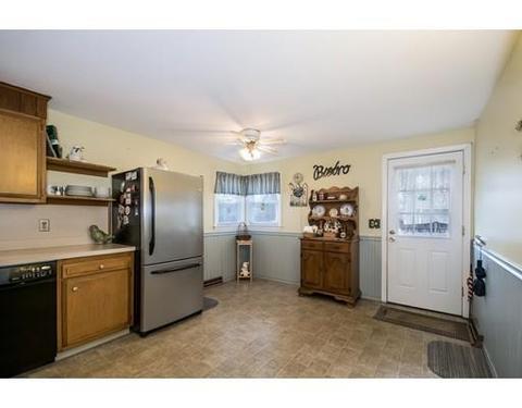30 Rachael St, Springfield, MA 01129 photo 3