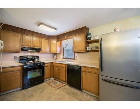 30 Rachael St, Springfield, MA 01129 photo 2