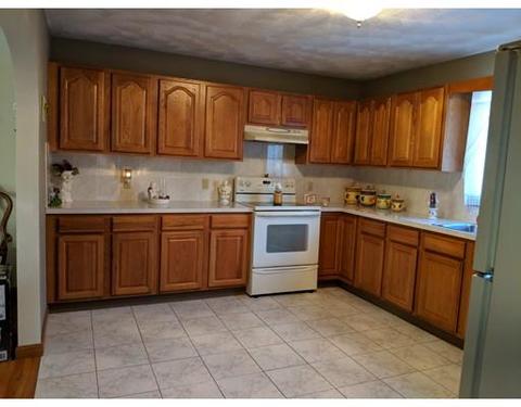 94 Sarah Lynn Ct, Fall River, MA 02720 photo 4