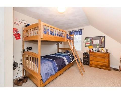 23 Charnock St, Beverly, MA 01915 photo 9