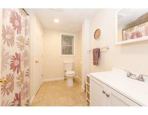23 Charnock St, Beverly, MA 01915 photo 11
