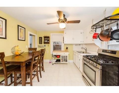 23 Charnock St, Beverly, MA 01915 photo 3