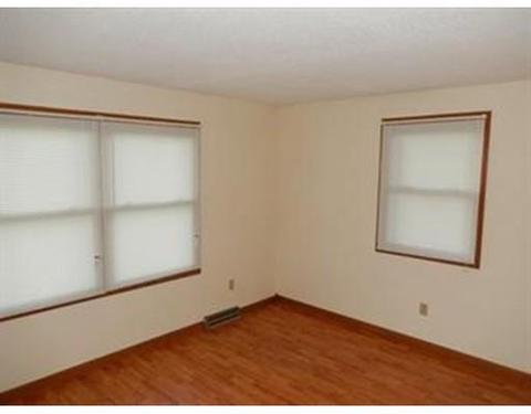 88 Beverly Ln, Springfield, MA 01151 photo 4