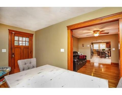32 Avon St, Saugus, MA 01906 photo 2