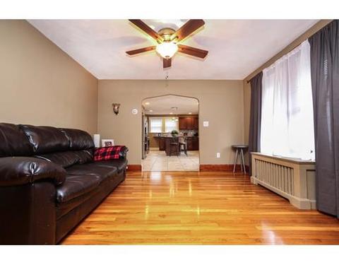 32 Avon St, Saugus, MA 01906 photo 5