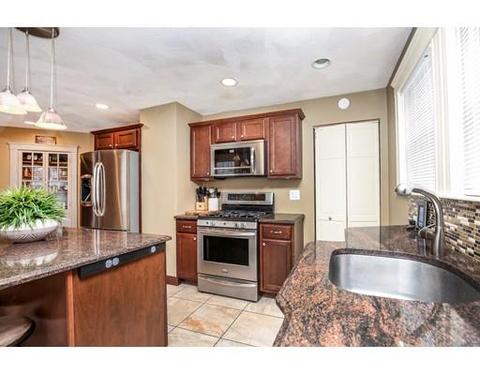 32 Avon St, Saugus, MA 01906 photo 8