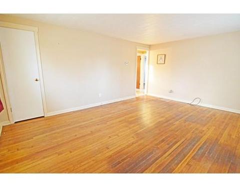 152 Newhouse St, Springfield, MA 01118 photo 7