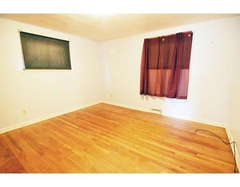 152 Newhouse St, Springfield, MA 01118 photo 11