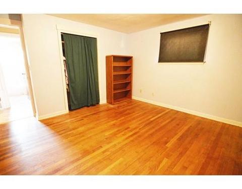 152 Newhouse St, Springfield, MA 01118 photo 10