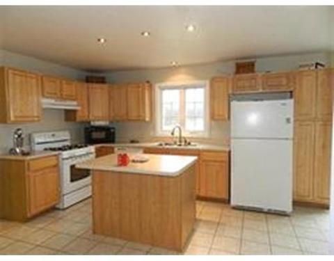 53 Martha St, Springfield, MA 01151 photo 3