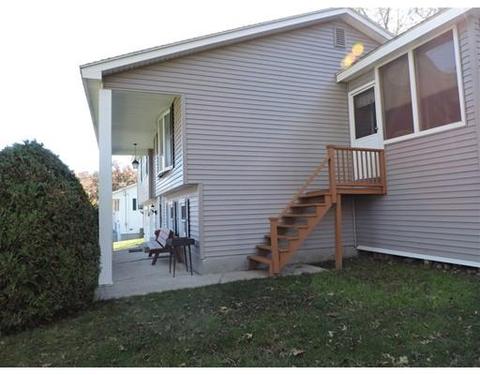 9 Asselin Ave, Webster, MA 01570 photo 4