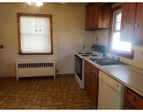 64 May St, Chicopee, MA 01020 photo 5
