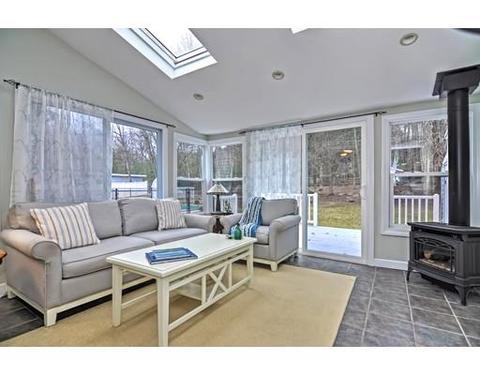 98 Grove St, Upton, MA 01568 photo 3