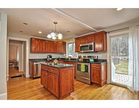 98 Grove St, Upton, MA 01568 photo 5