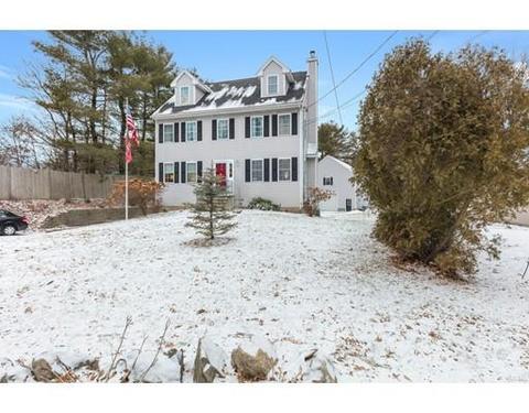 465 Grove St, Reading, MA 01867 photo 1