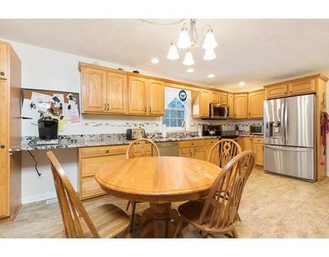 465 Grove St, Reading, MA 01867 photo 3