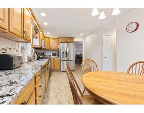 465 Grove St, Reading, MA 01867 photo 2