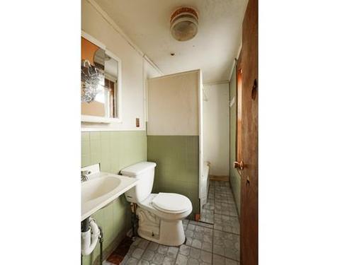 42 Whitcomb St, Webster, MA 01570 photo 8