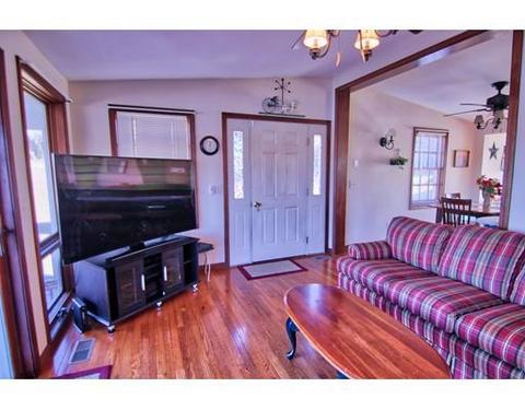126 Arcadia Blvd, Springfield, MA 01118 photo 5