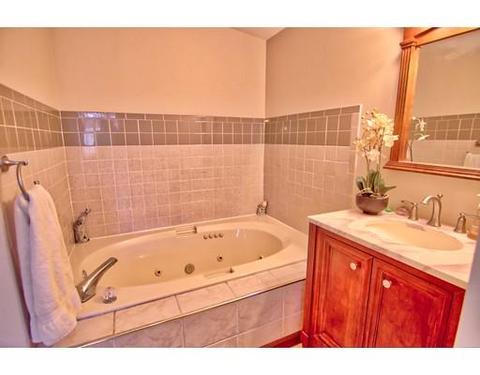 126 Arcadia Blvd, Springfield, MA 01118 photo 13