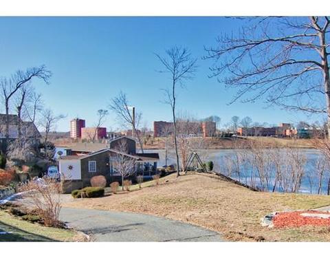 126 Arcadia Blvd, Springfield, MA 01118 photo 2