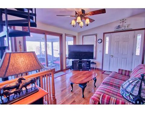 126 Arcadia Blvd, Springfield, MA 01118 photo 4